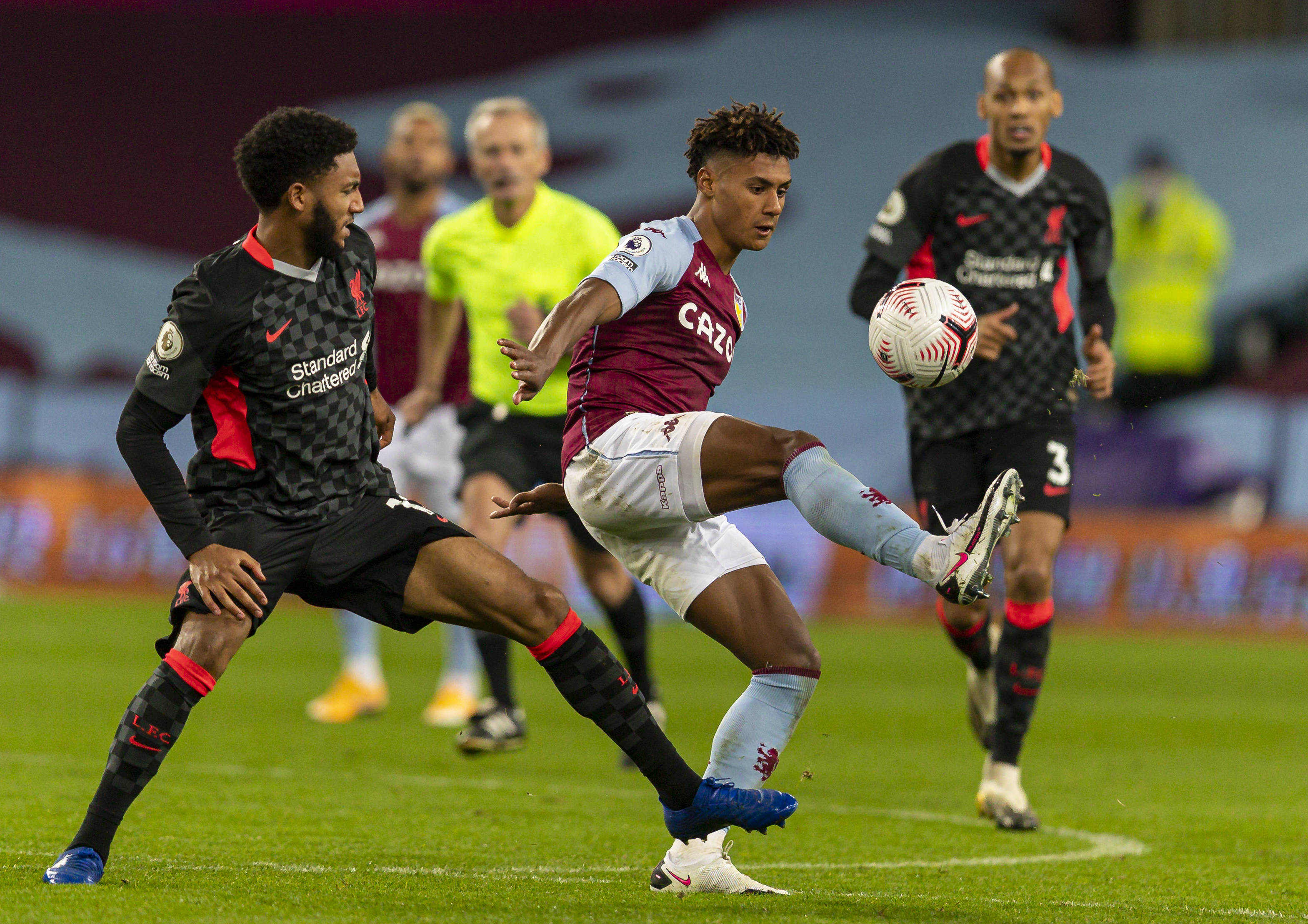 与巴萨频繁 与巴萨频繁